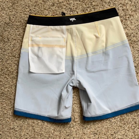 Vans men’s shorts 4 way stretch board shorts - Picture 8 of 13